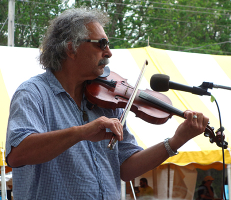 Guest fiddler Don Lurgio
